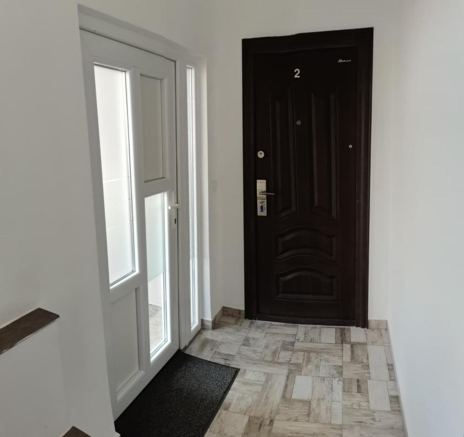 Carla'S Place Ap 2 Oradea Exteriör bild